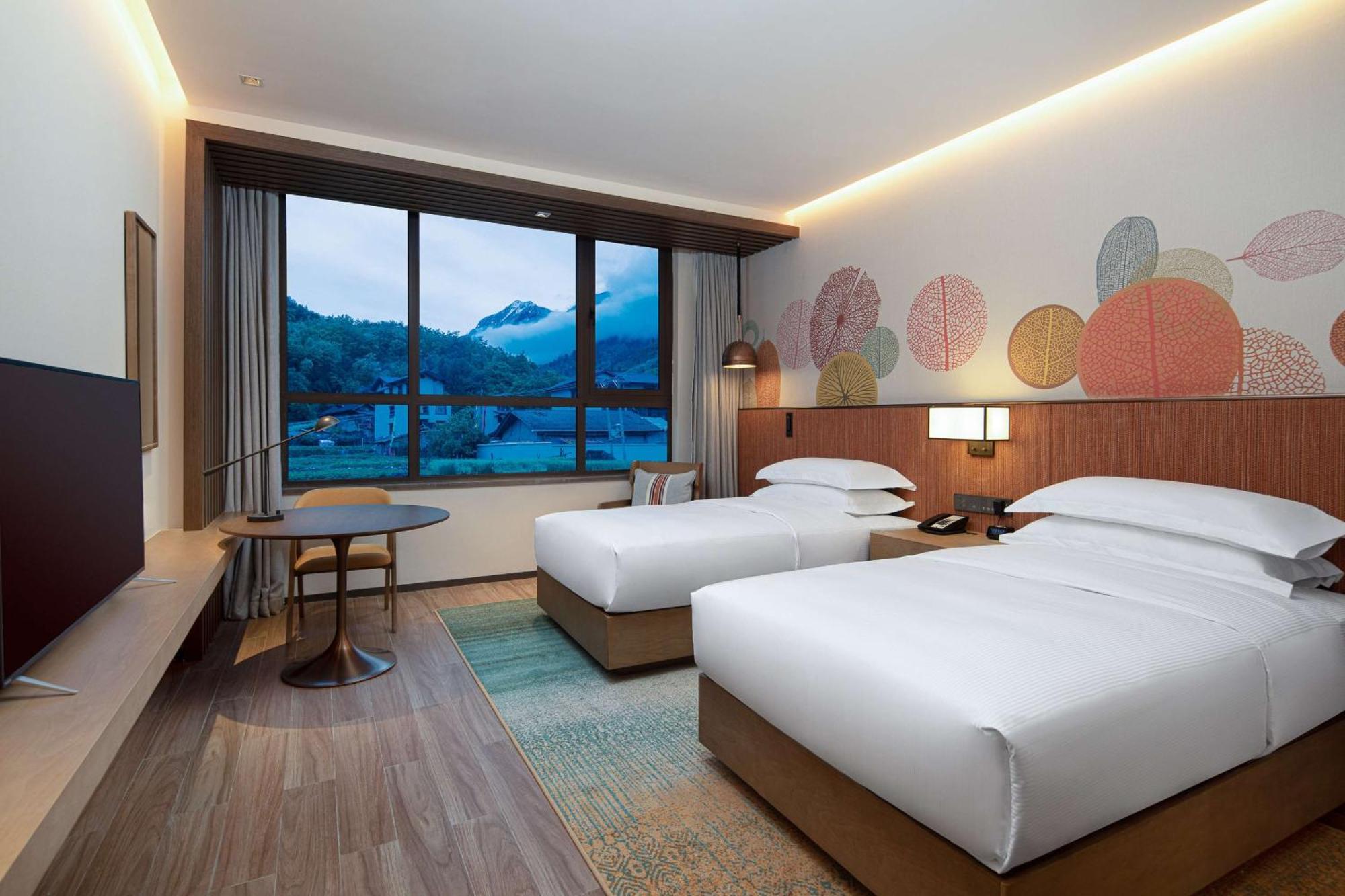 Hilton Garden Inn Jiuzhaigou Bagian luar foto