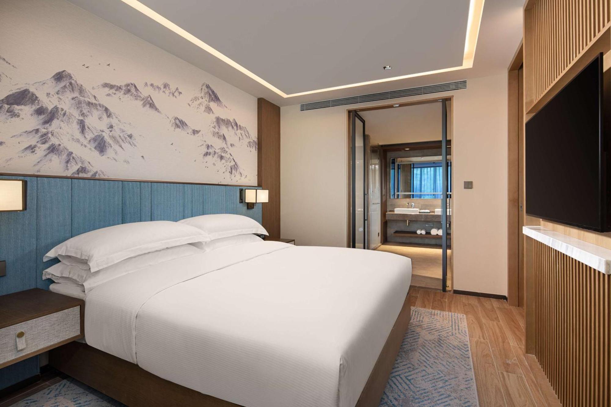 Hilton Garden Inn Jiuzhaigou Bagian luar foto