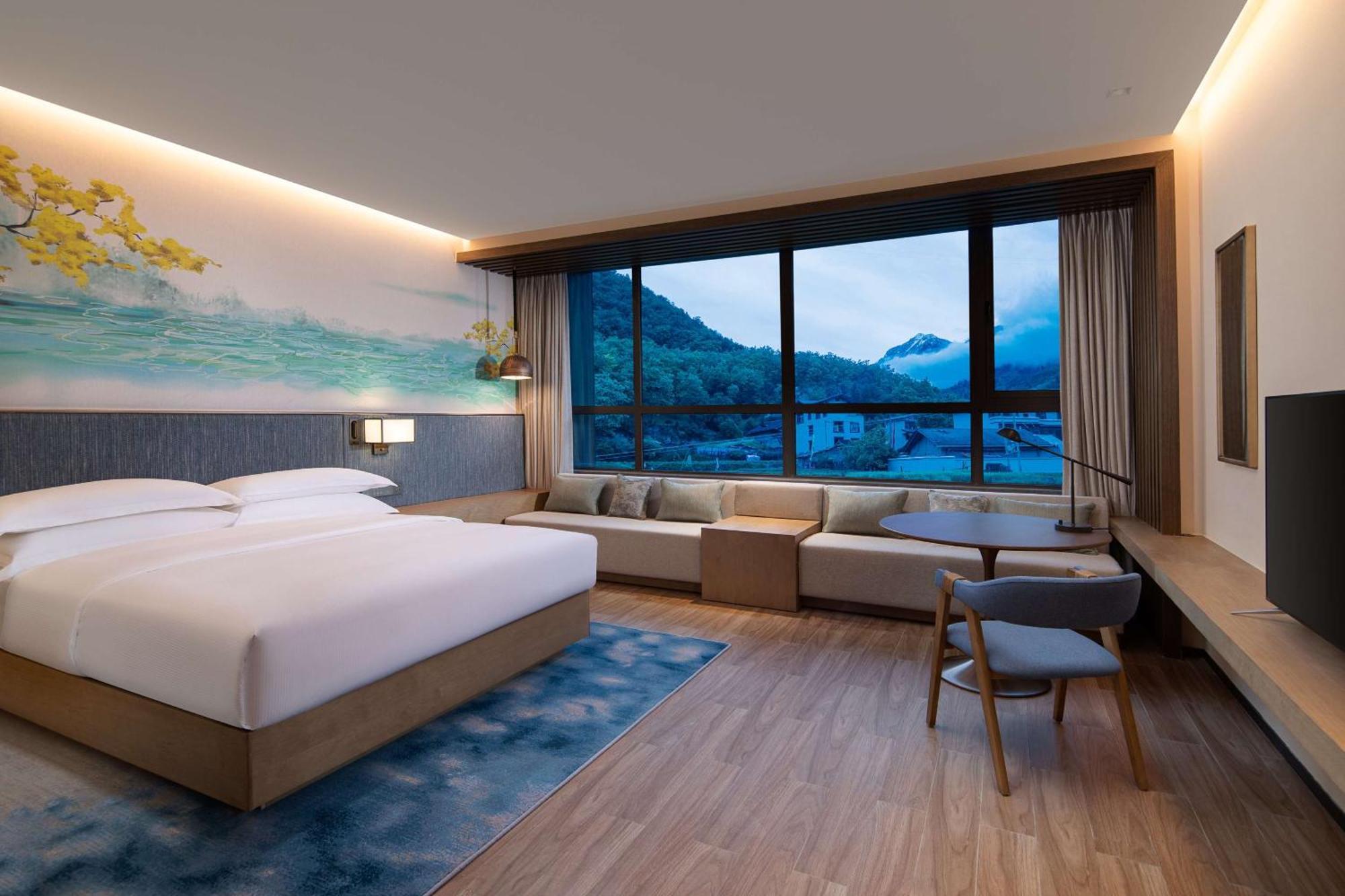 Hilton Garden Inn Jiuzhaigou Bagian luar foto